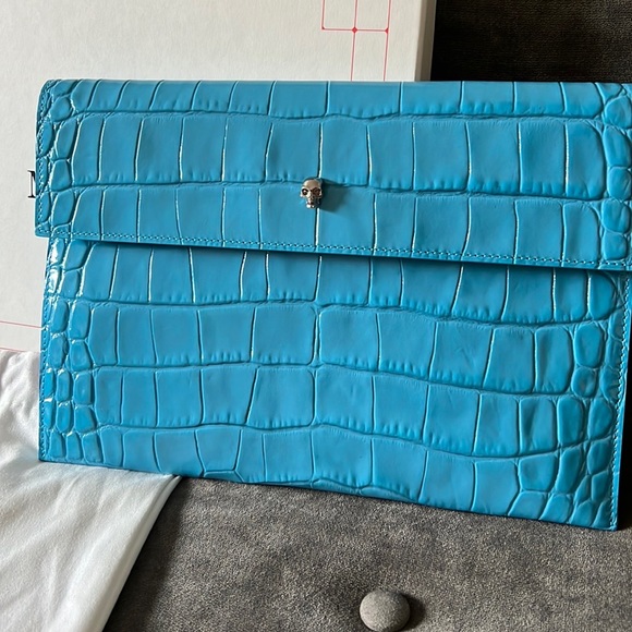 Alexander McQueen skull croc embossed clutch - Picture 6 of 8